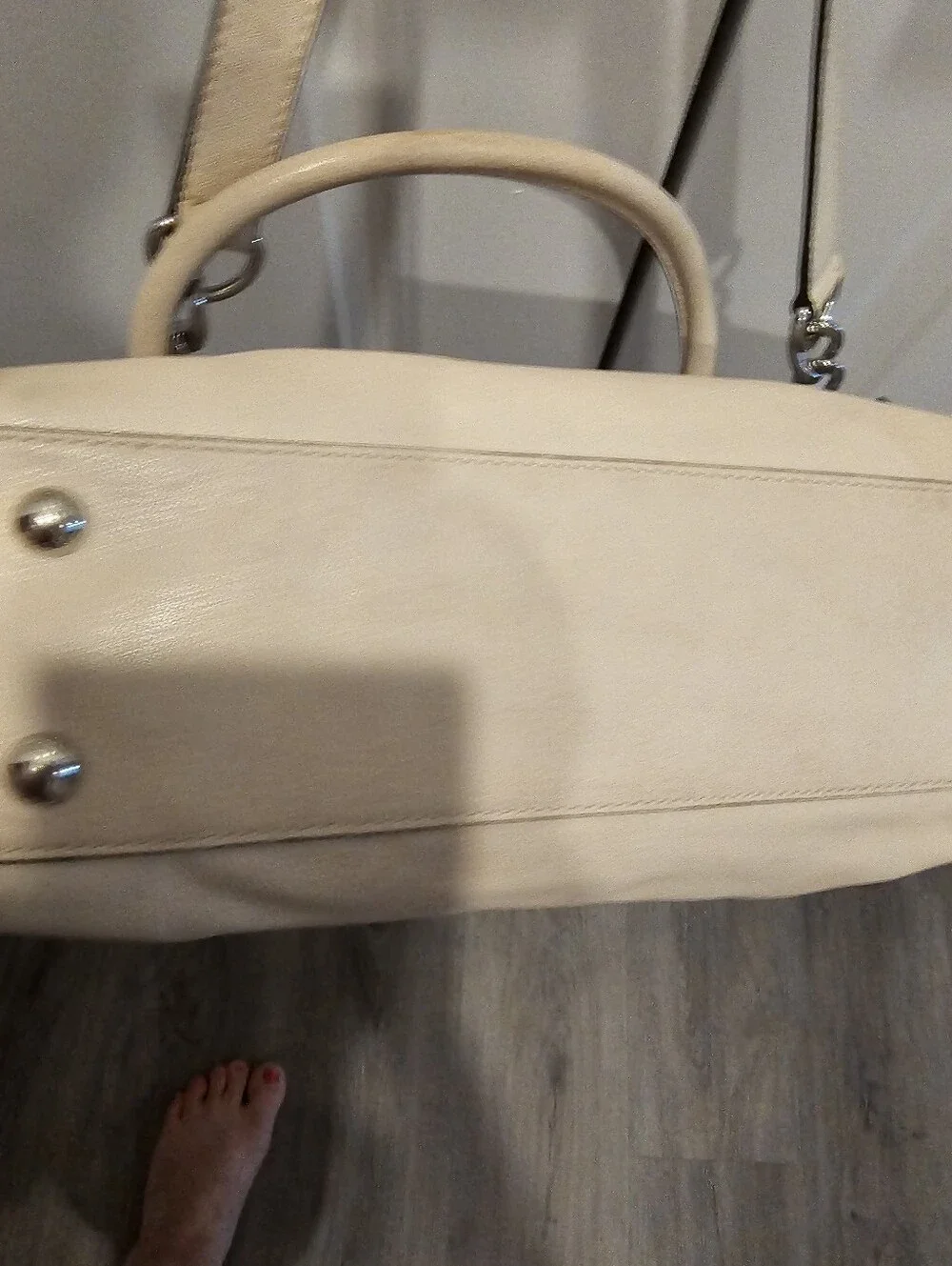 Michael Kors Stylish Cream Leather Satchel Handbag - Women's Shoulder